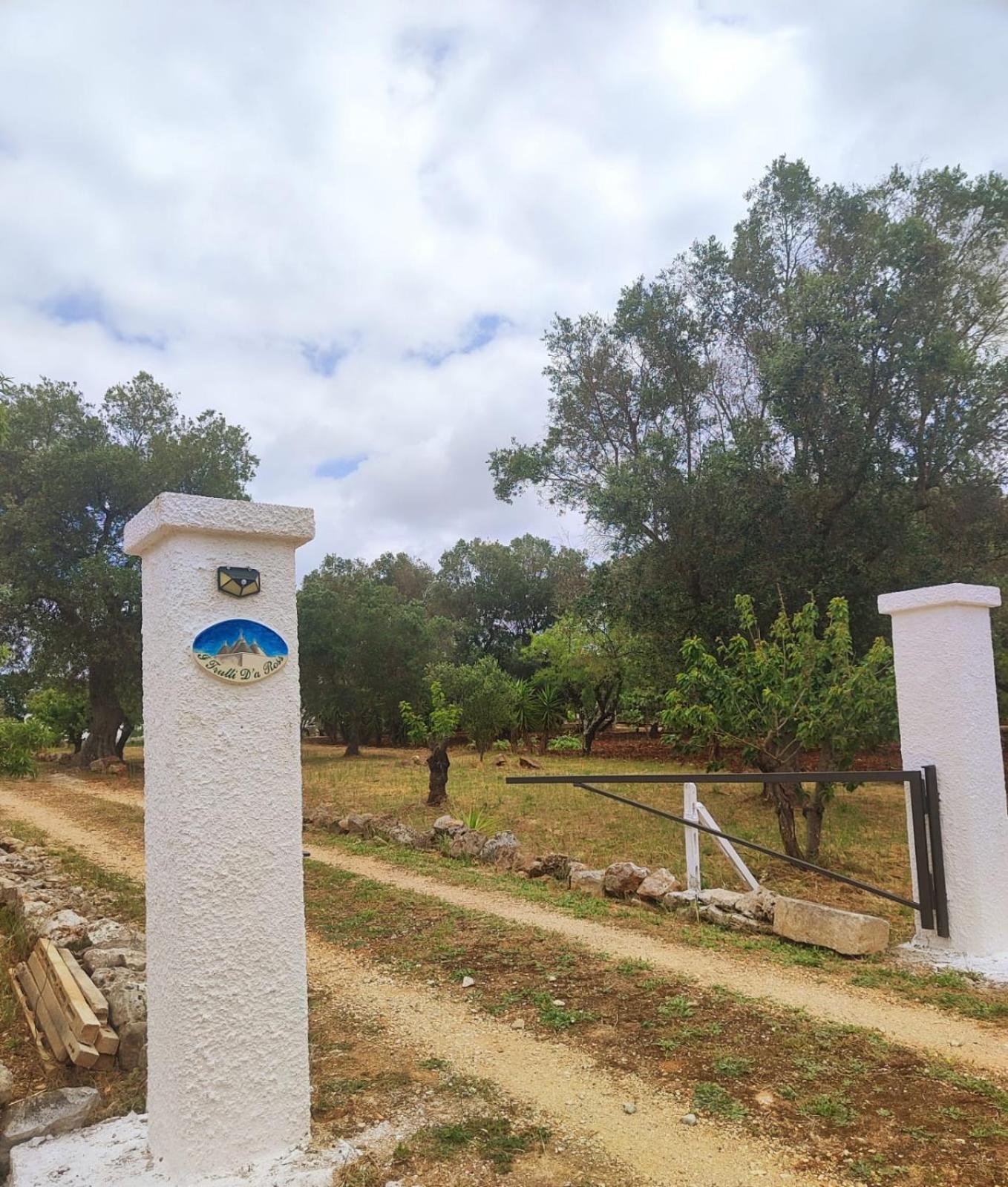 הוילה צ'לייה מספיקה I Trulli D'A Ross מראה חיצוני תמונה